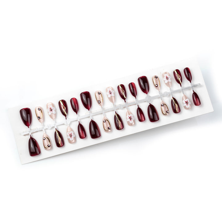 Künstlerisches blüteninspiriertes Press-On-Nagelset