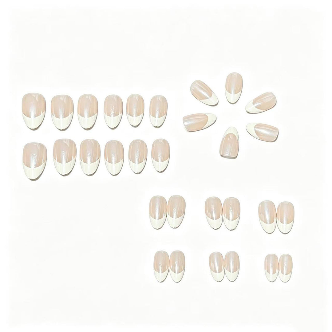 Elegantes French Tip Nagelkunstset Karnz