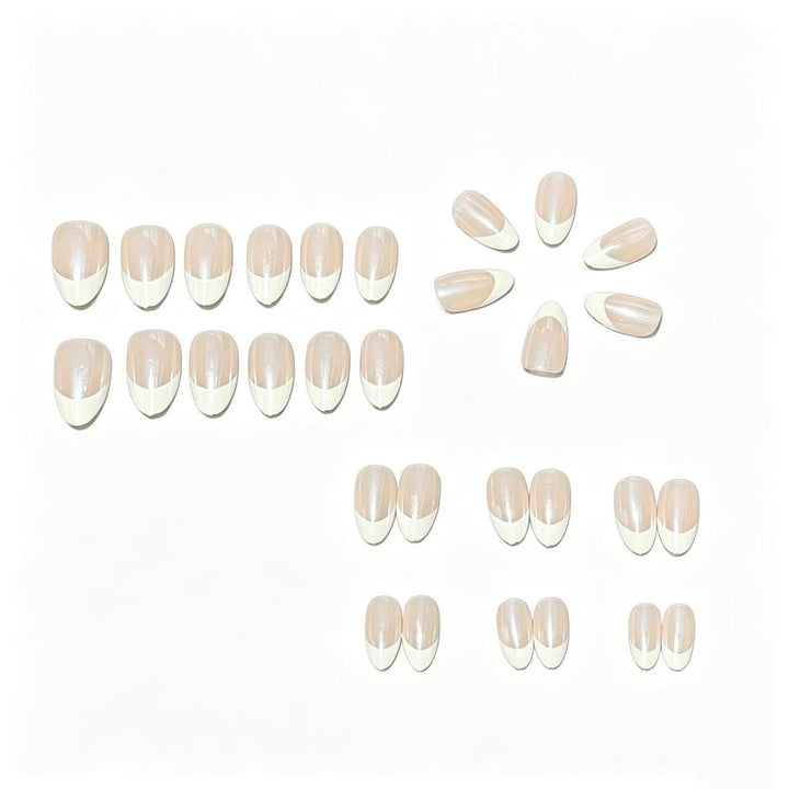 Elegantes French Tip Nagelkunstset Karnz