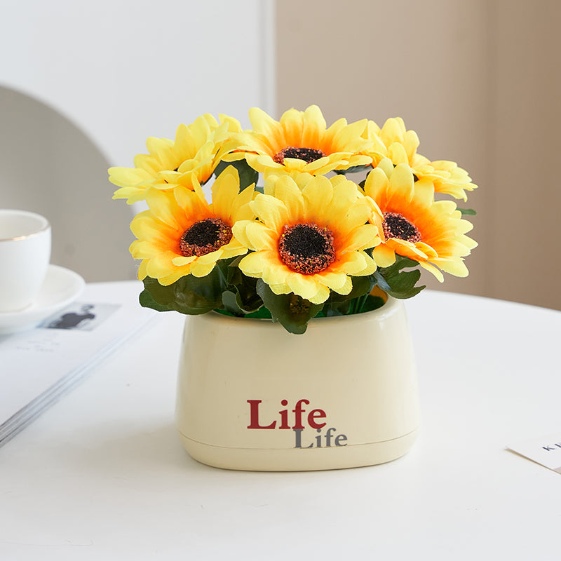 Lebensechte Dekorative Blumenanordnung