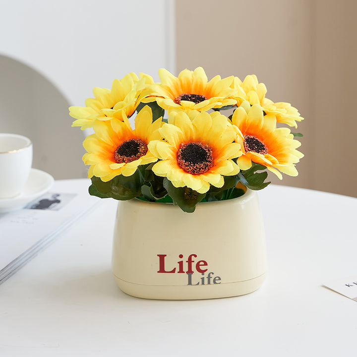 Lebensechte Dekorative Blumenanordnung