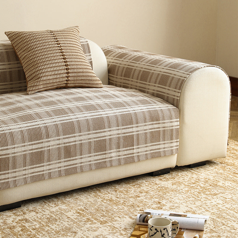 Stretch-Sofaüberwurf mit kariertem Jacquard-Muster und abnehmbaren Armlehnbezügen Karnz