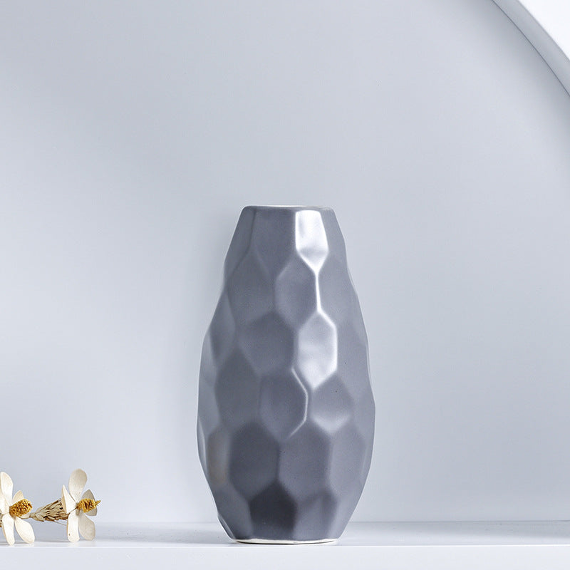 Einzigartige geometrische Keramikvase Karnz