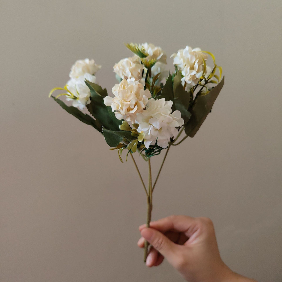 Romantische Blumenarrangement