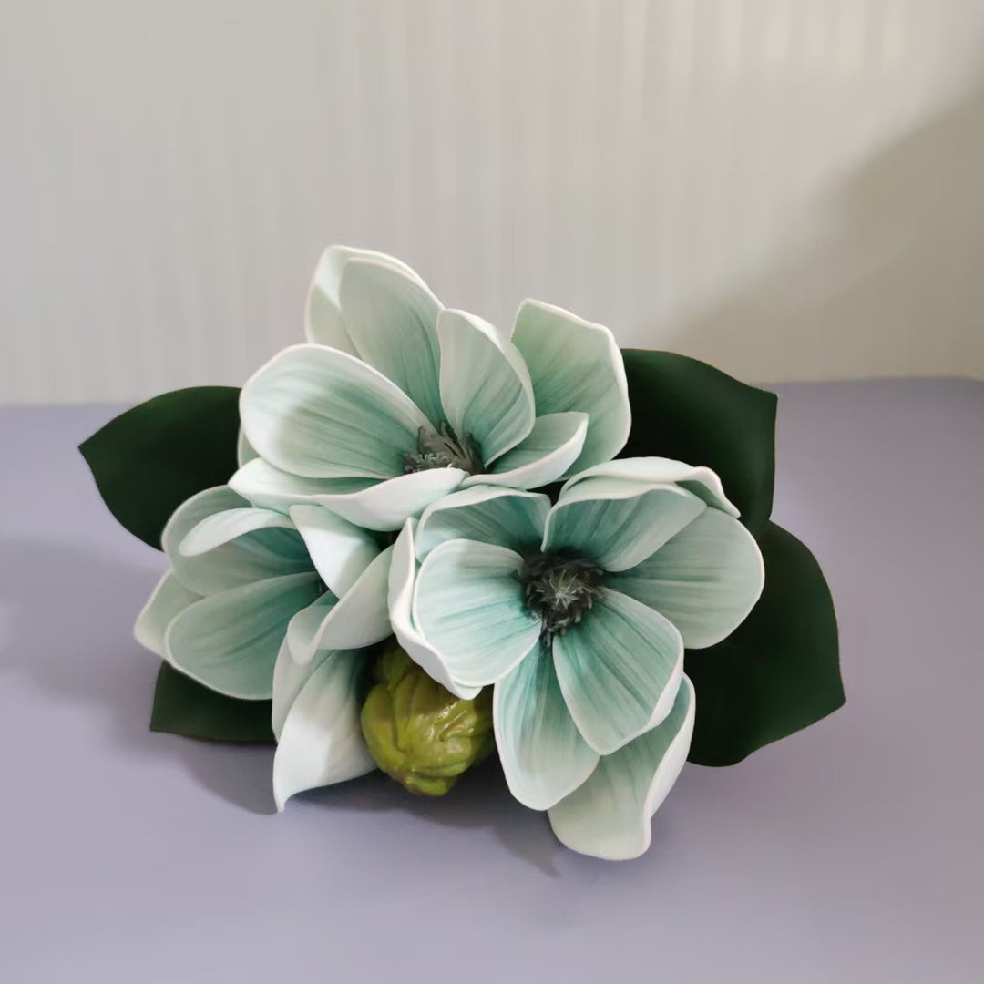 Künstlicher Magnolienblütenstrauß
