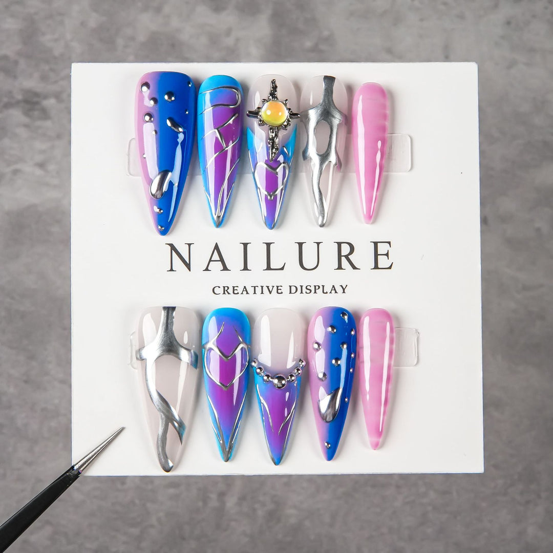 Künstlerische dekorative Stiletto Press-On Nägel