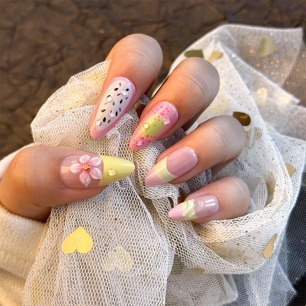 Künstlerisches floral gemustertes Press-On Nagelset Karnz