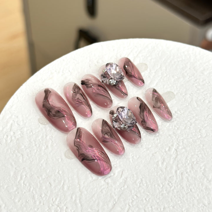 Künstlerisches Marmor-Design Press-On Nagelset mit Edelstein-Akzenten