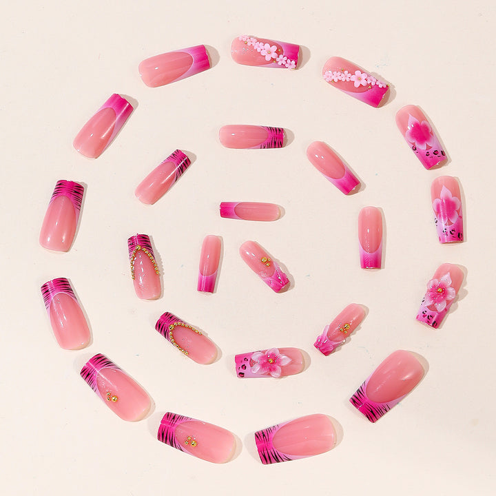 Blumengeschmückte Gel-Nagelkunstverlängerungen Karnz