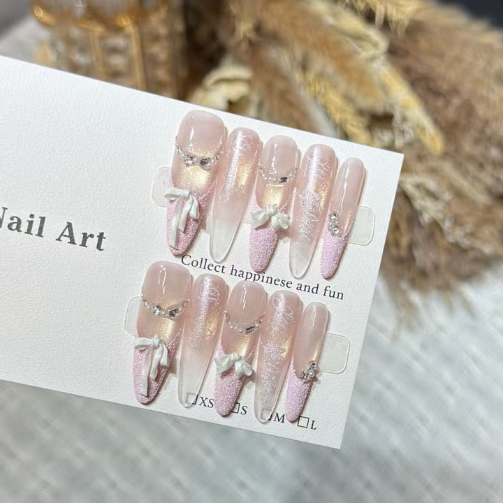 Elegantes thematisches Press-On Nagelkunst-Set