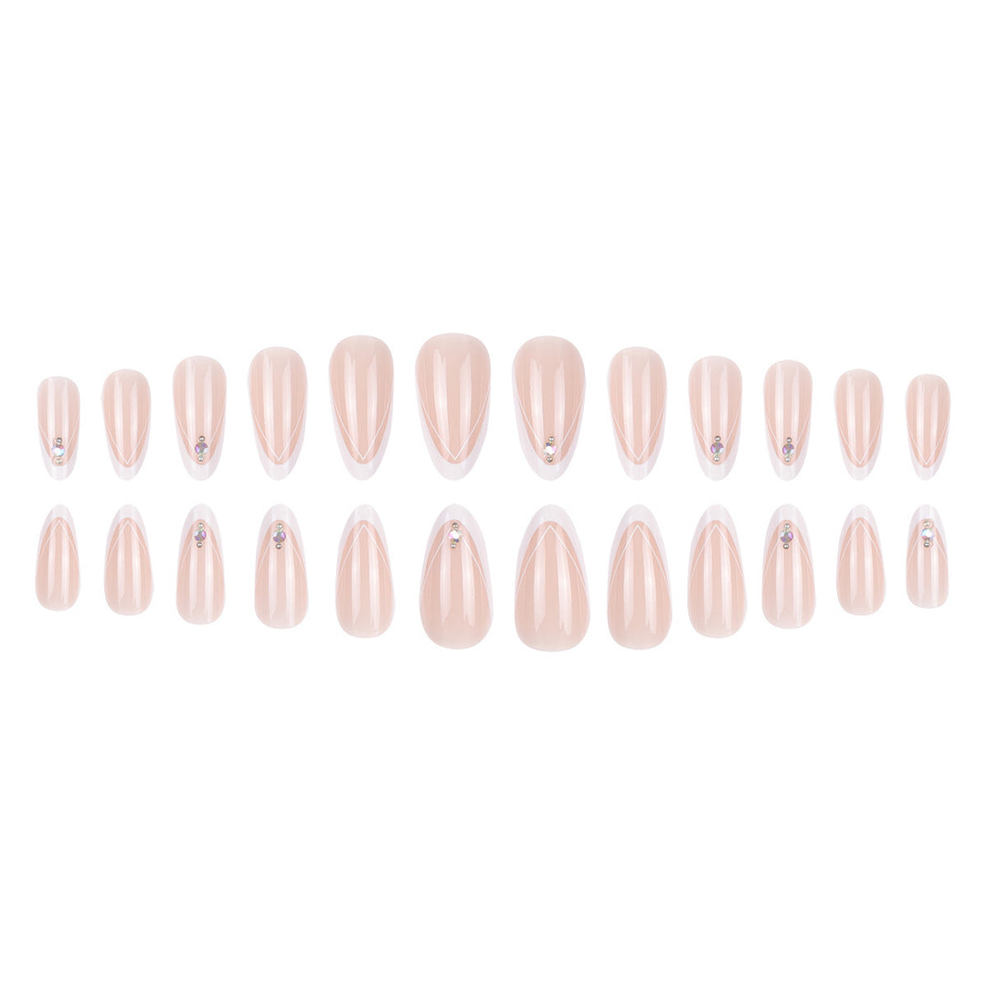 Elegante Stiletto Press-On Nagelkunst Karnz