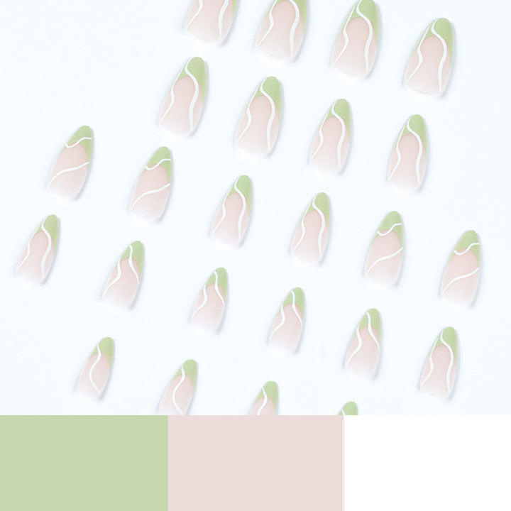 Elegante Kunstnägel mit floralem und modernem Design Karnz