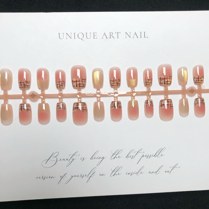 Elegantes Ombre Press-On Nagelset mit künstlerischem Design