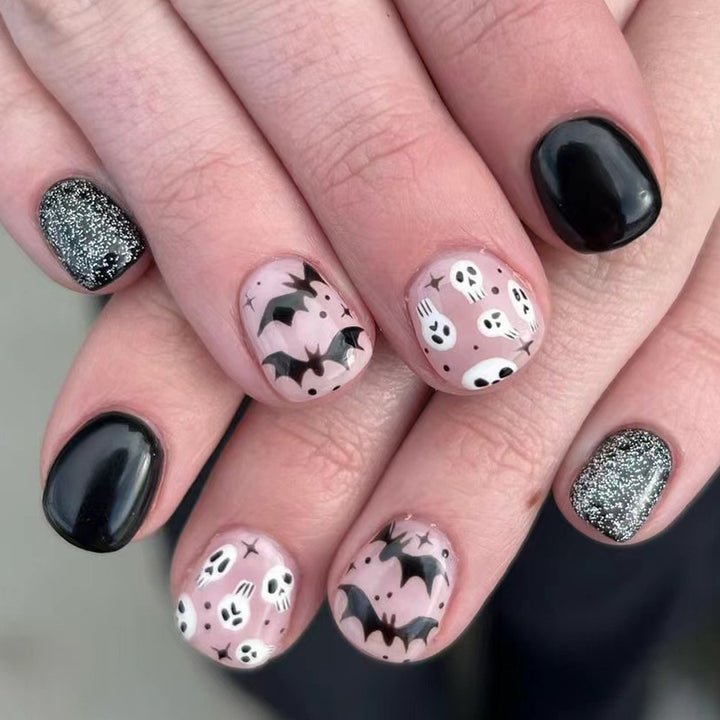 Gruselige Halloween-Themen Nagelkunst Karnz