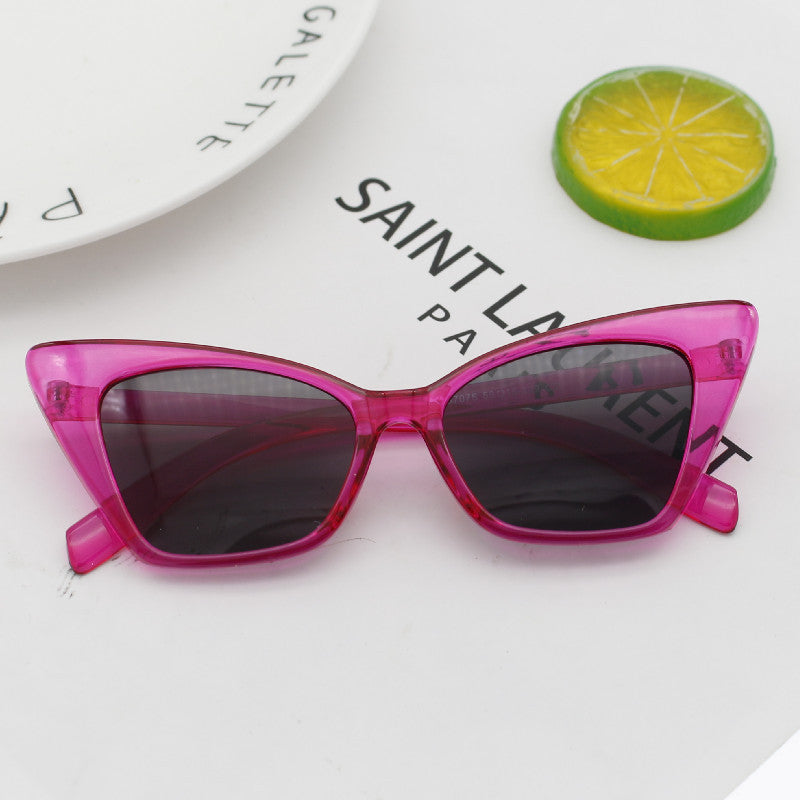 Damen Modische Cat-Eye Sonnenbrille mit hochwertiger Rahmenstruktur Karnz
