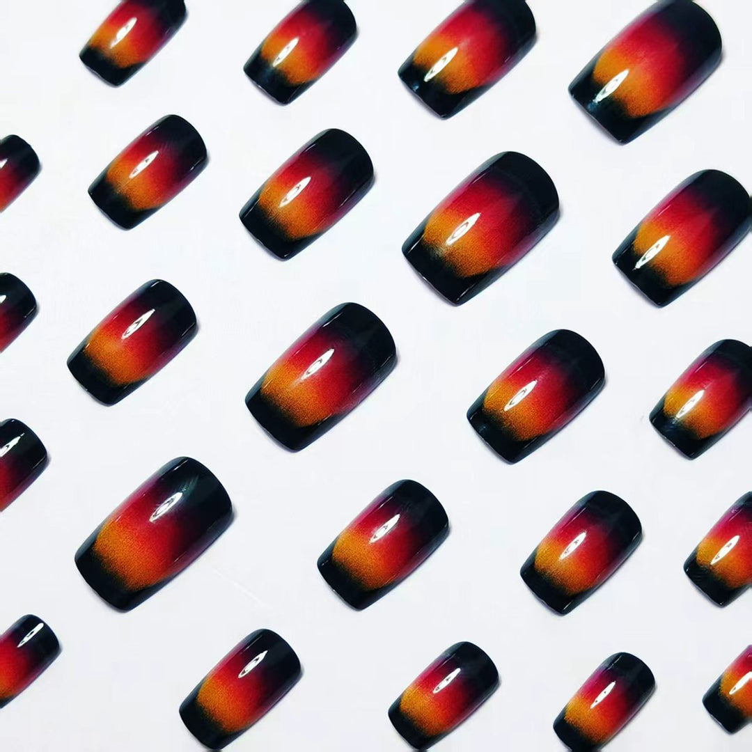 Kreative Kunstnägel Im Eleganten Ombre-Design Karnz