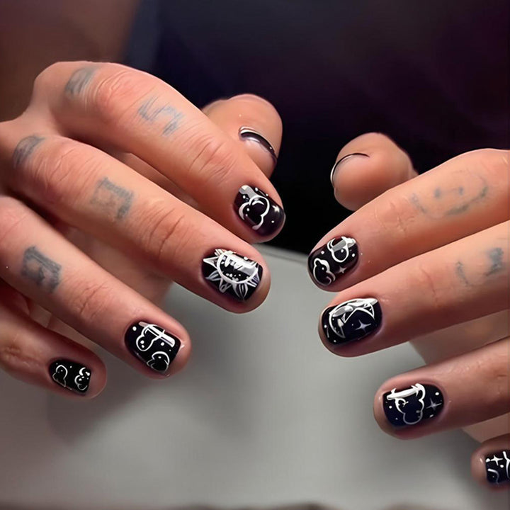 Kunstnagelset mit mystischen Tierdesigns Karnz