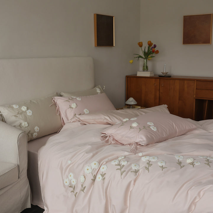 Bestickte Baumwollsatin Bettbezug Set mit handgesticktem Blumenrand und verdezipperter Öffnung