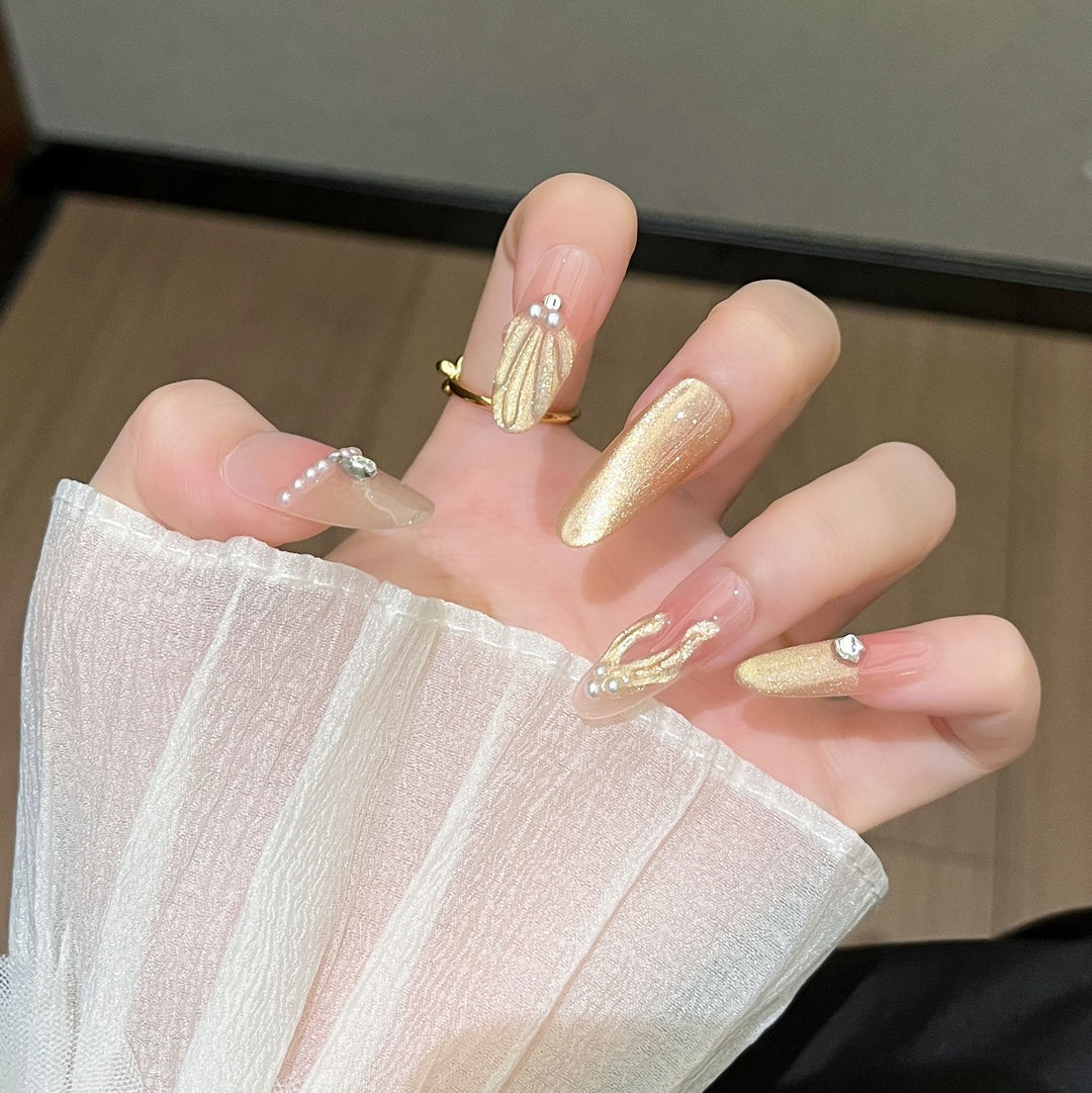 Dekorative mit Kristallen verzierte Press-On Nagelkunst Karnz
