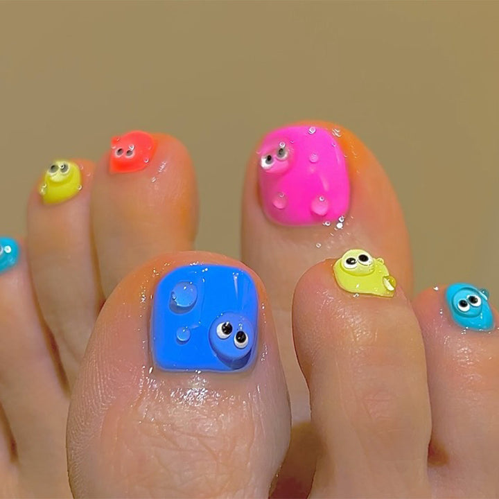 Fußnagelkunst mit Bunten Cartoon-Motiven Karnz