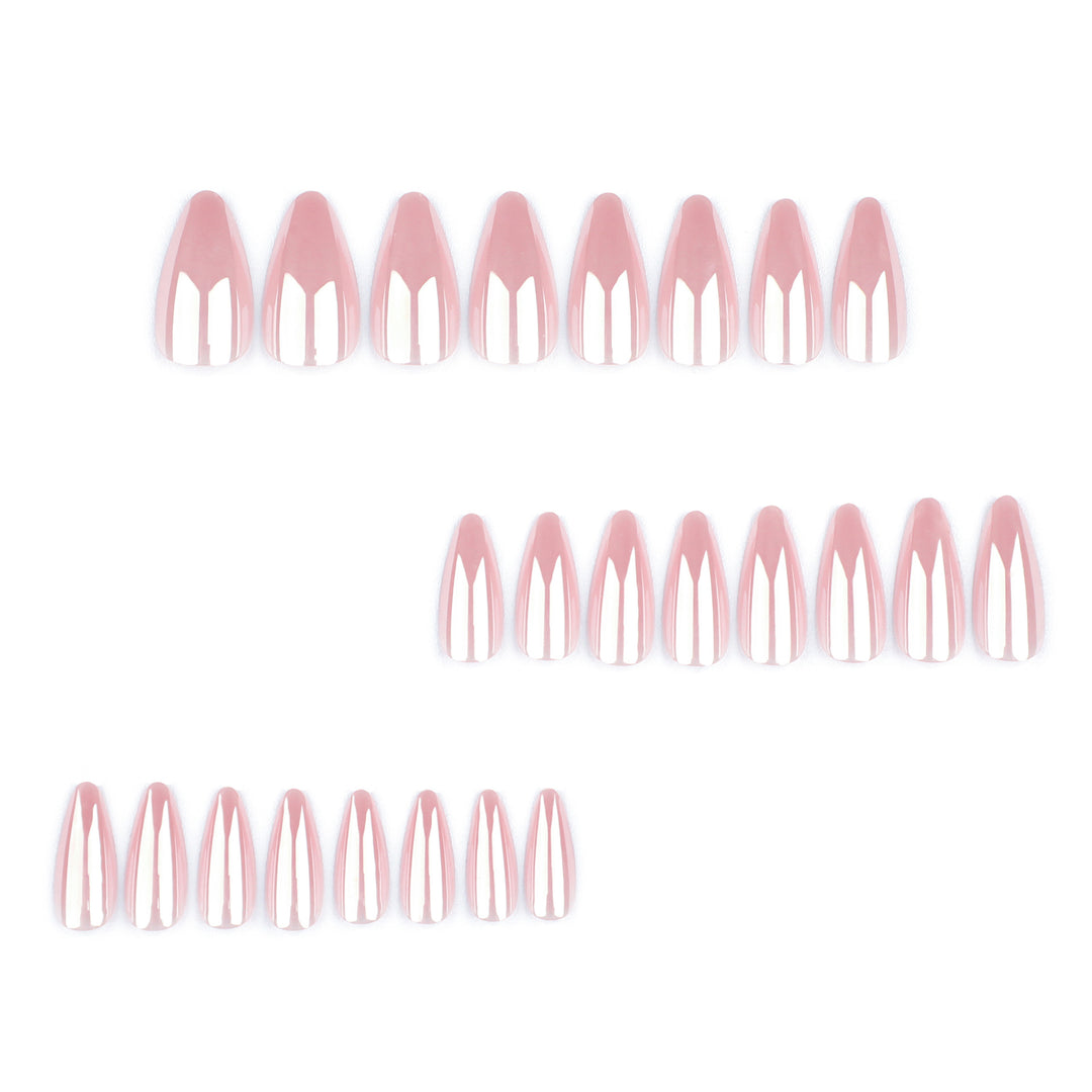 Elegante Stiletto-Nägel mit hochglänzendem Finish Karnz