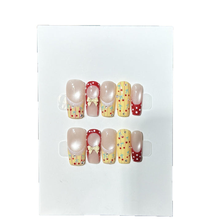 Dekorativer Nagelkunst Set Karnz