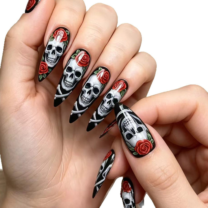 Kunstnägel mit Kreativem Totenkopf- und Rosenmotiv Karnz