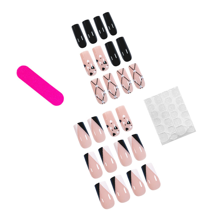 Kunstvolle Nail Art mit Herzmustern Karnz