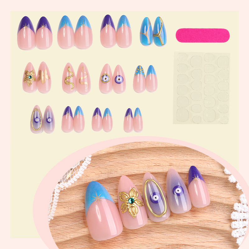 Künstlerische Press-On Nagelkunst Kollektion Karnz