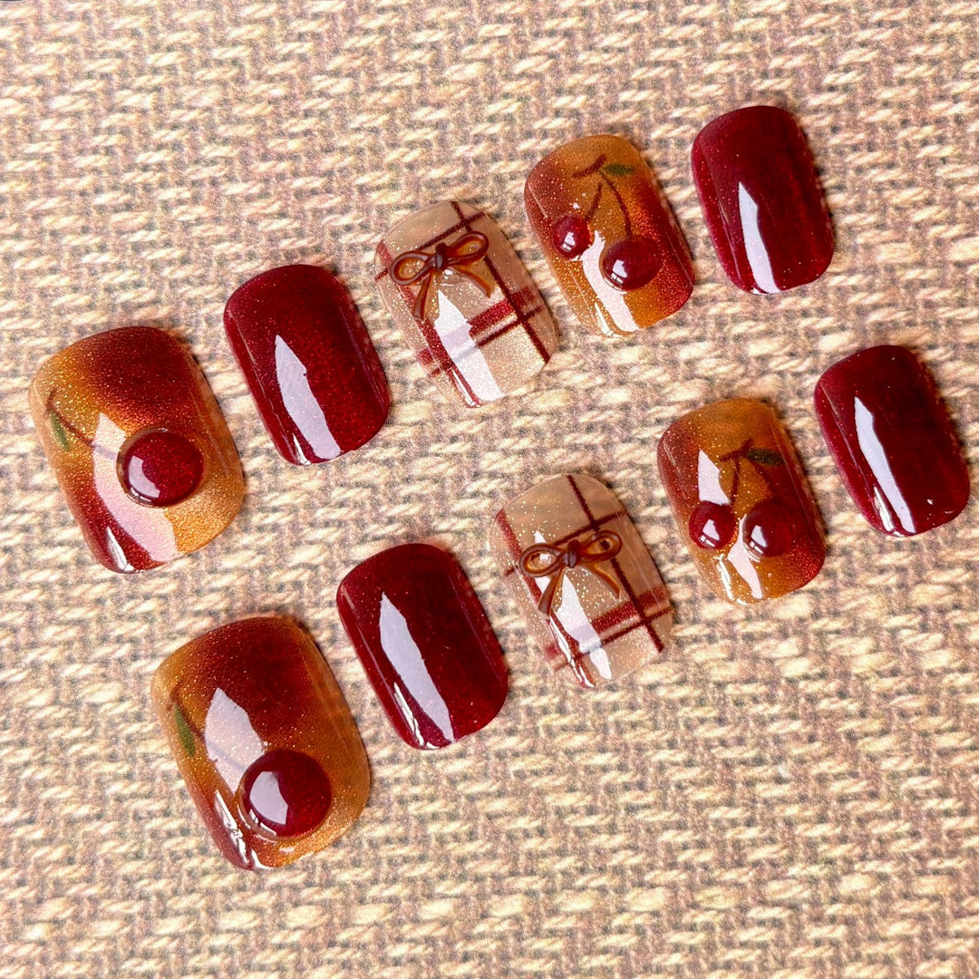 Künstlerisches glattes Press-On Nagelset