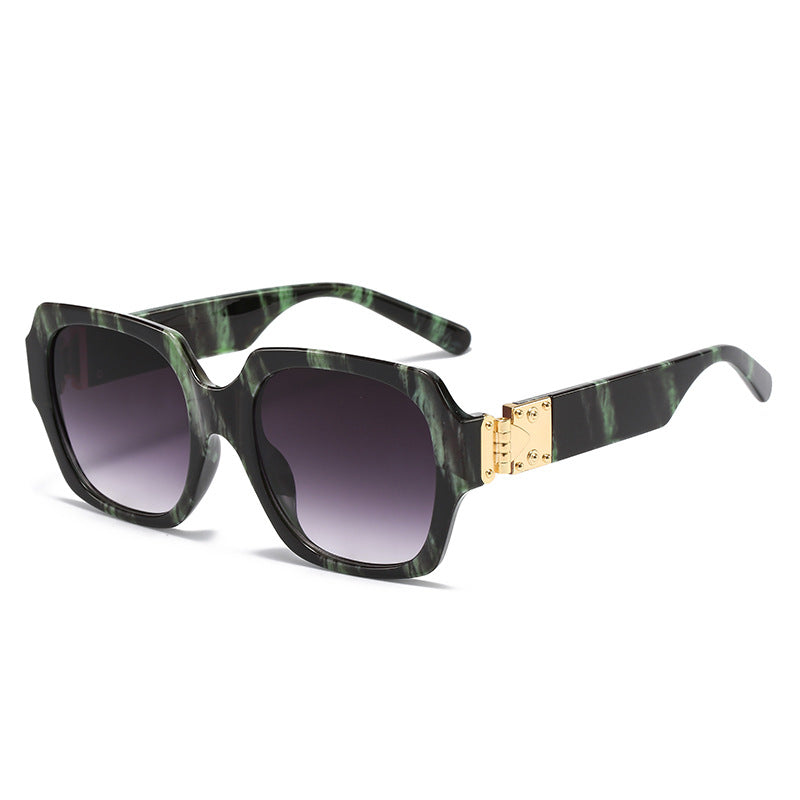 Damen modische oversized Sonnenbrille mit luxuriösen Metallelementen Karnz