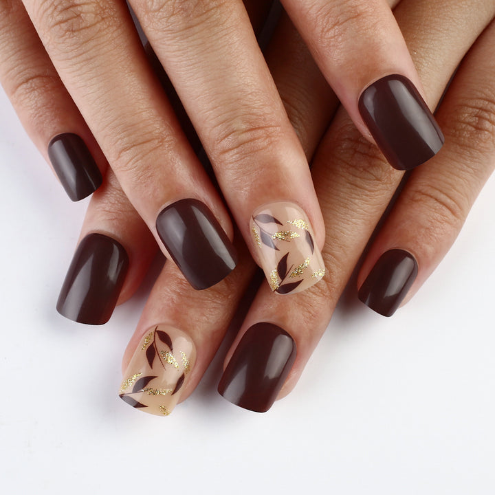 Elegantes Gel-Nagelkunst Press-On Set Karnz