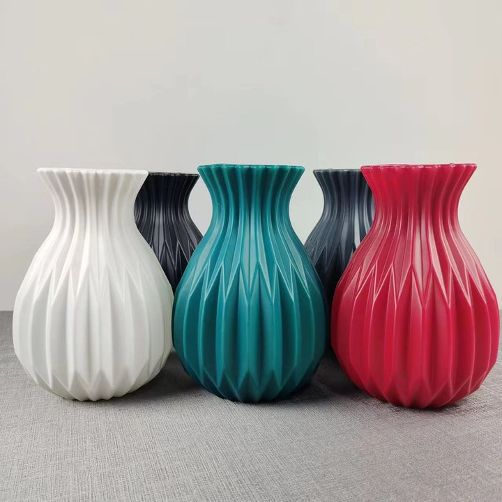 Moderne dekorative strukturierte Vase Karnz