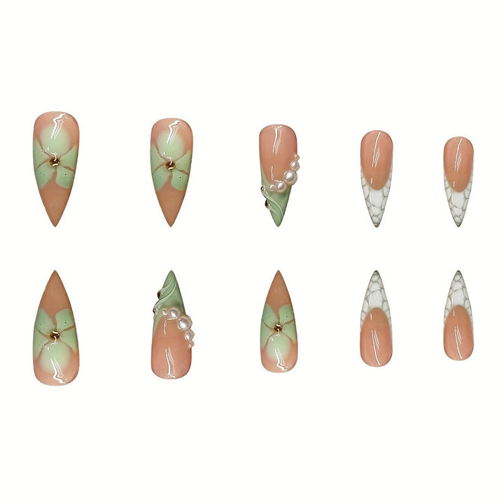 Dekorative Stiletto Press-On Nagelerweiterungen Karnz