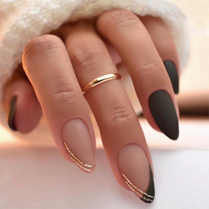 Elegantes Press-On Nagelset mit Matt- und Glanz-Finish Karnz