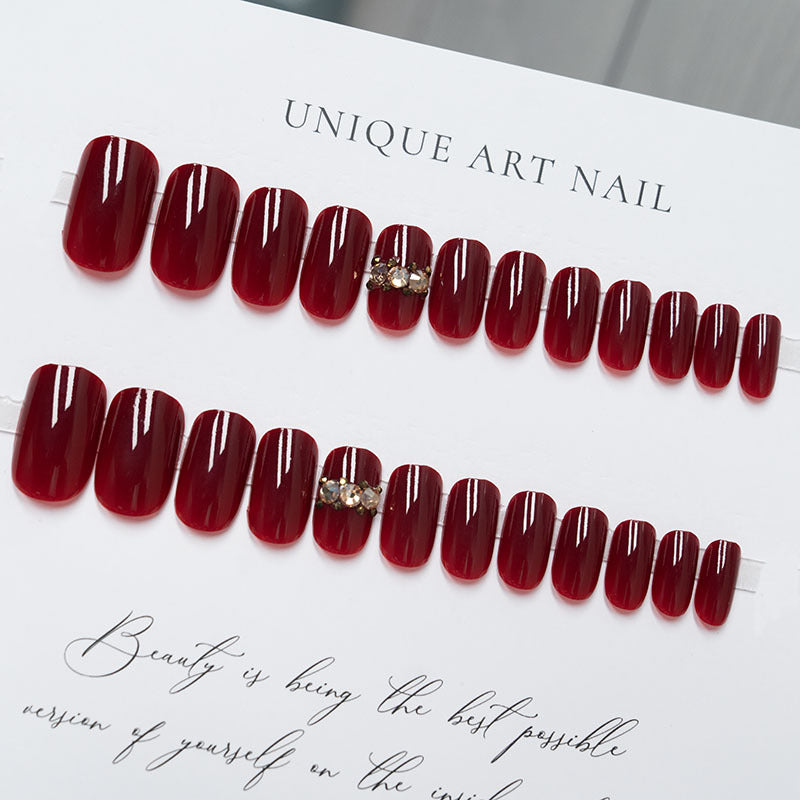 Elegante dekorative Press-On-Nagelkunst