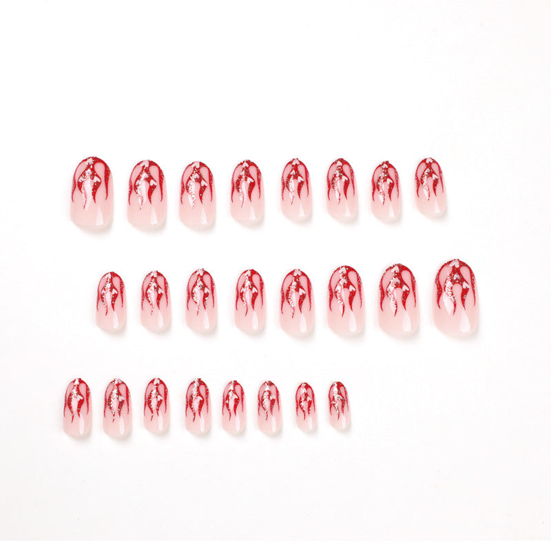Künstliche Nagelkunst mit romantischem Herz- und Flammen-Design Karnz