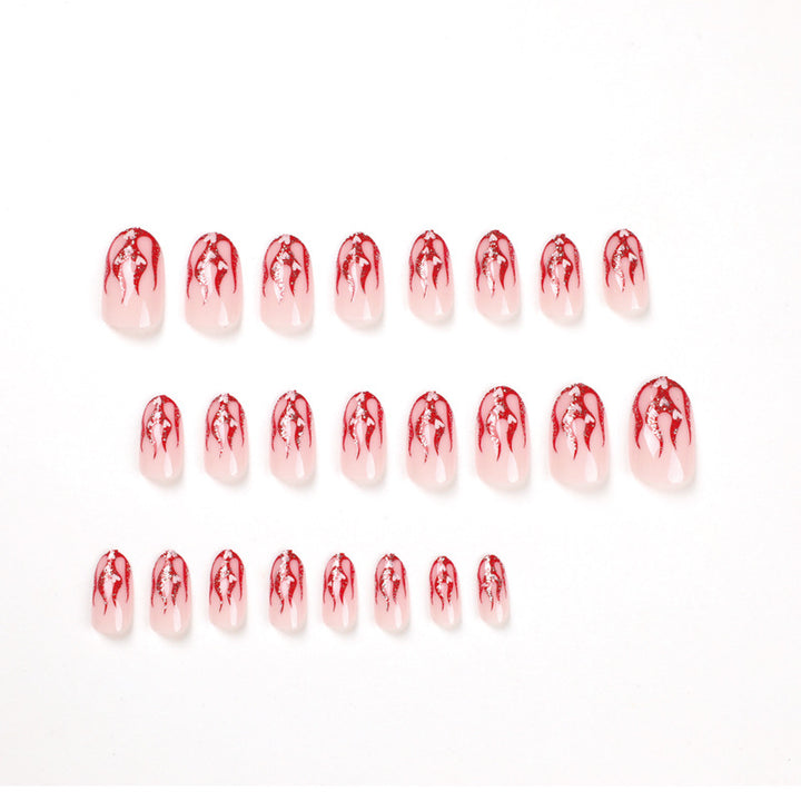 Künstliche Nagelkunst mit romantischem Herz- und Flammen-Design Karnz
