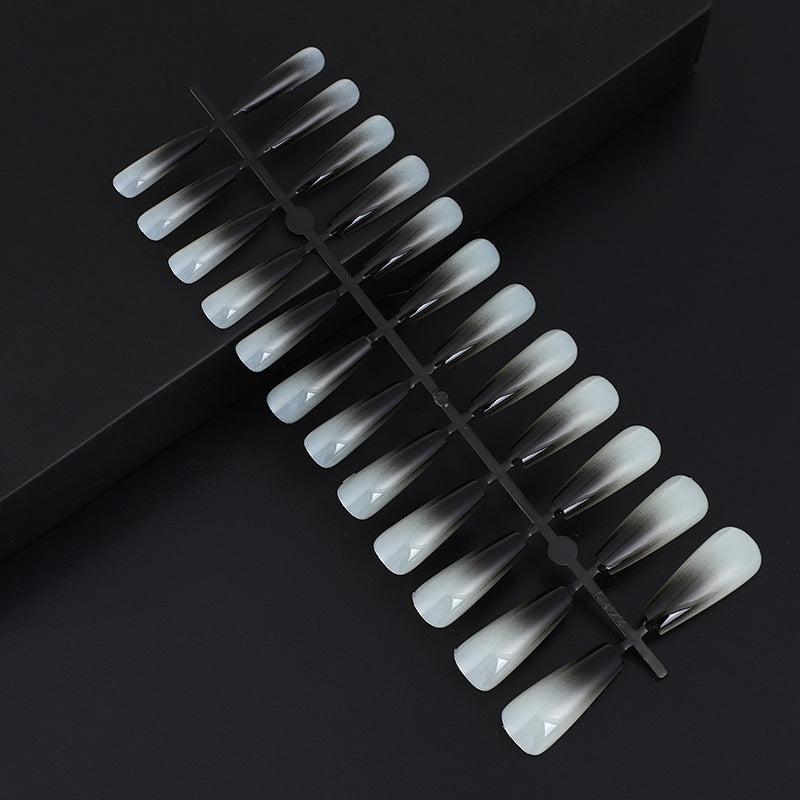 Kunstnägel im eleganten Ombre-Design Karnz