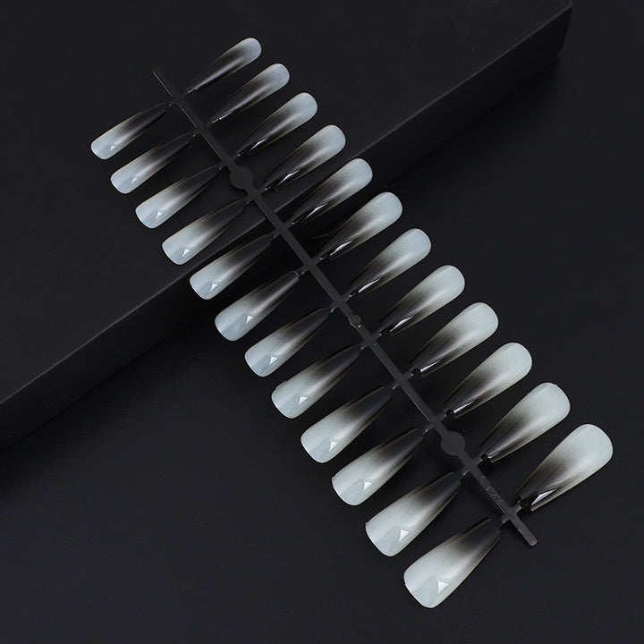 Kunstnägel im eleganten Ombre-Design Karnz