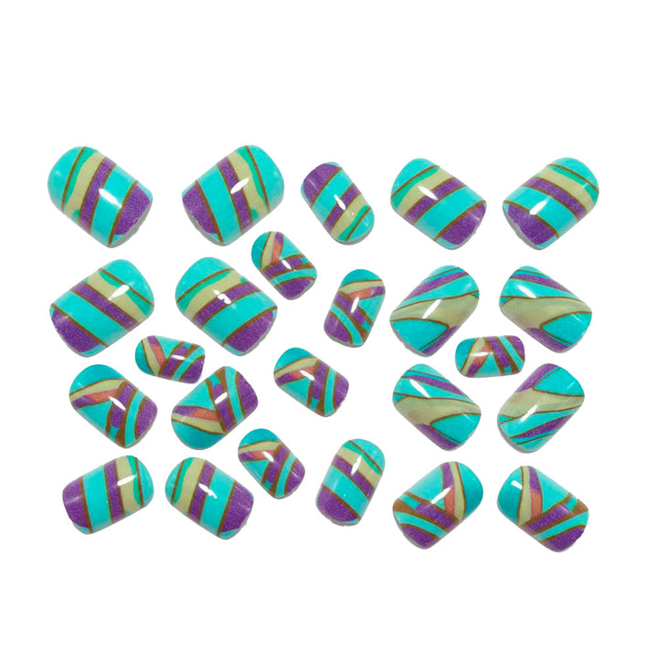 Kreative Kunstnägel mit Modernen Geometrischen Mustern Karnz