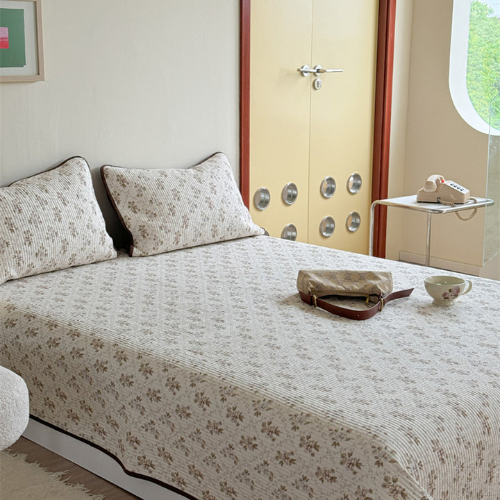 Leichtgewichtiges Baumwoll-Kantha-Stil Wendedecke und Paspel-Kissenbezug-Set