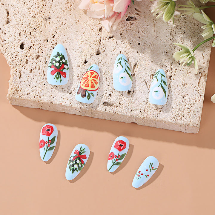 Exquisite Kunstnägel mit floralen Motiven Karnz
