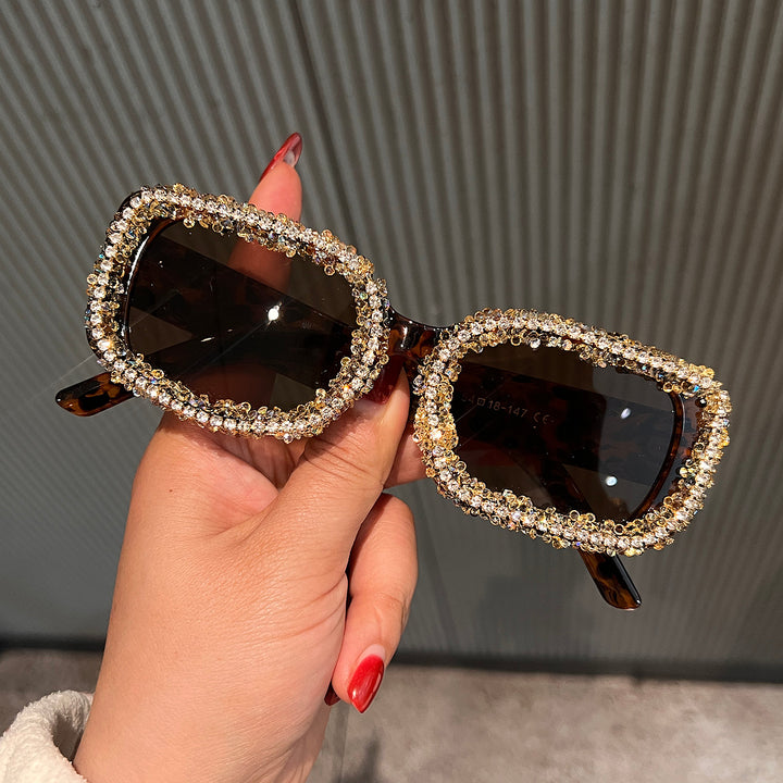 Damen Sonnenbrille mit luxuriösem Kristallrahmen Karnz