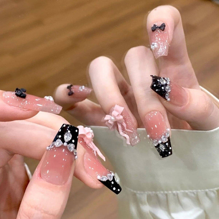 Elegantes Dekoratives Press-On Nagelkunstset Karnz
