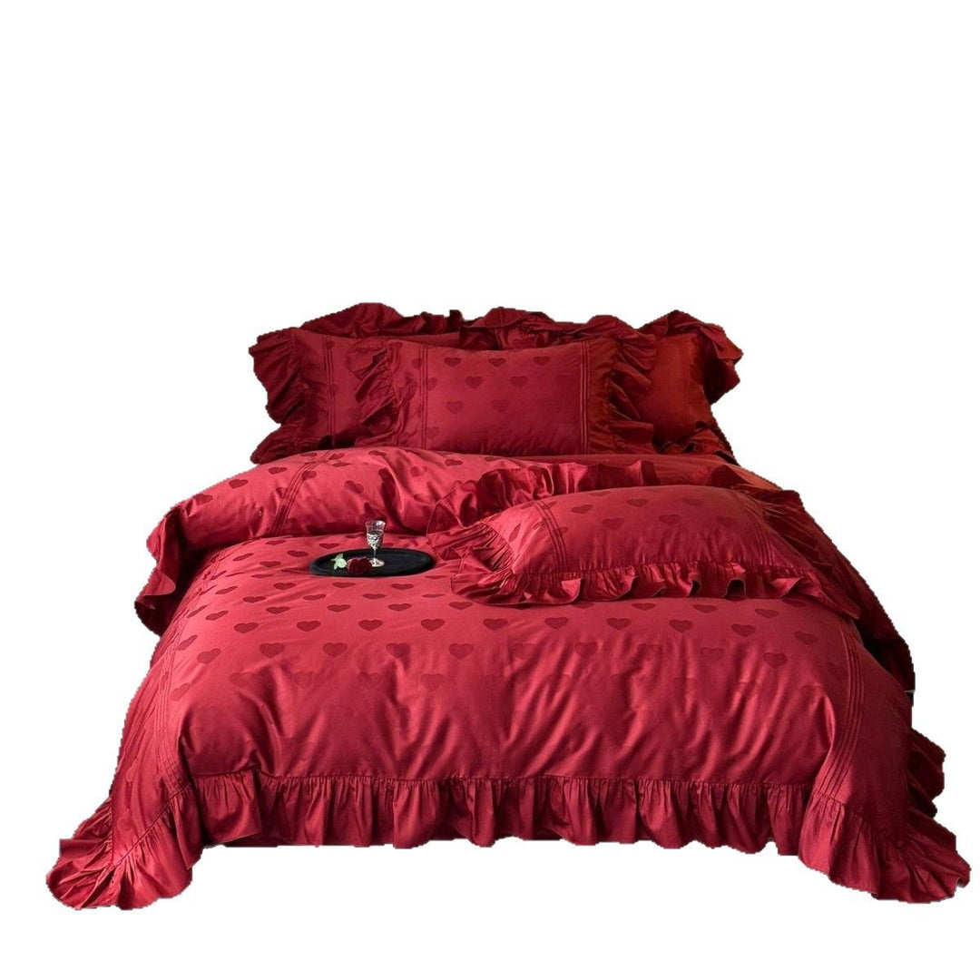 Romantische Satin-Bettwäschegarnitur mit Herz-Jacquard und Volant-Besatz