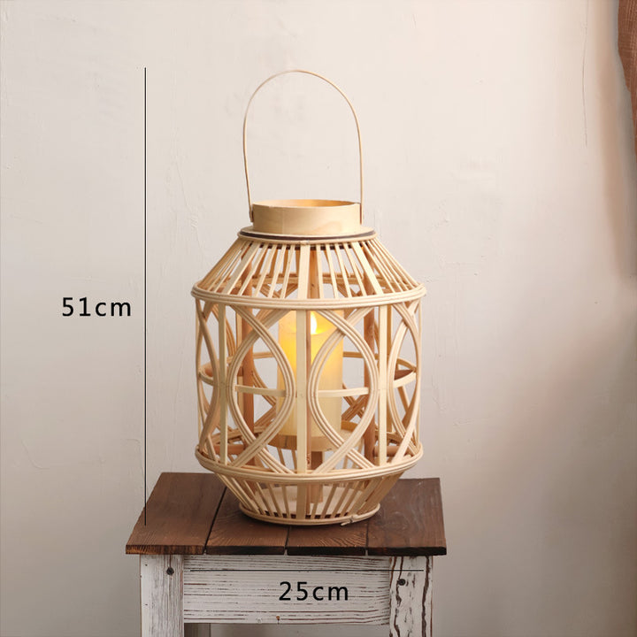 Handgefertigte Laterne aus Rattan Karnz