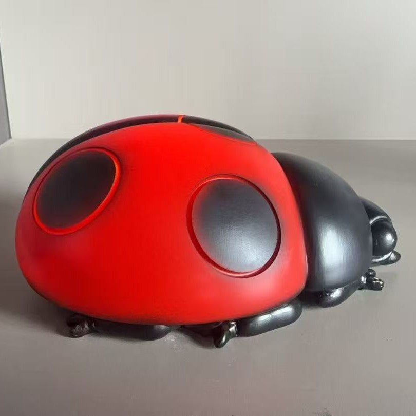 Dekorative Marienkäfer Figur Karnz