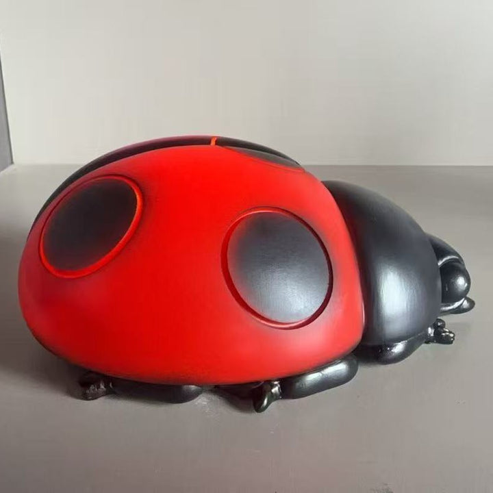 Dekorative Marienkäfer Figur Karnz
