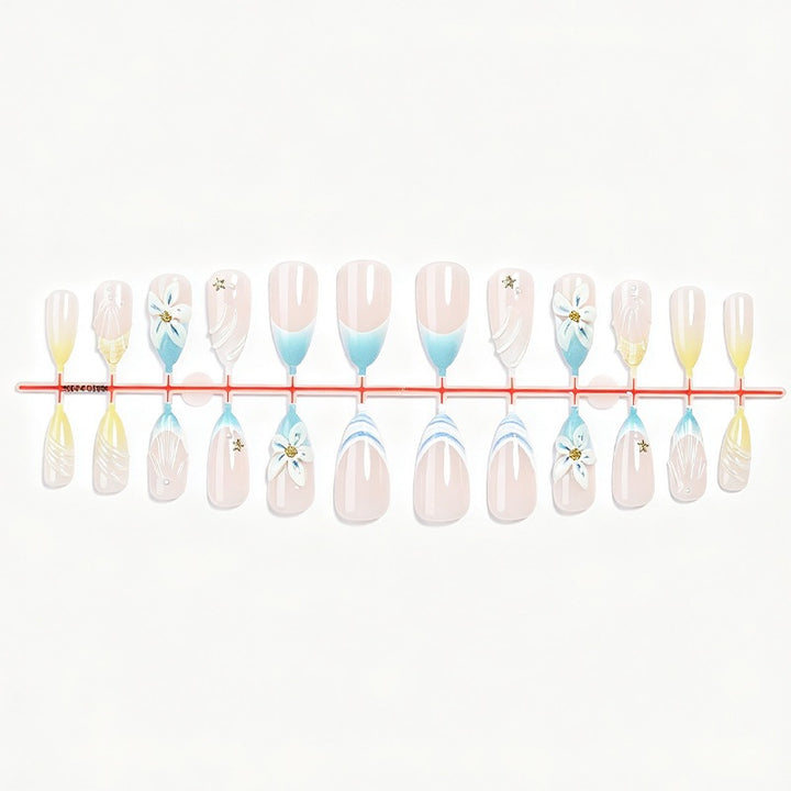 Kunstnagelset mit elegantem Blumendesign und stilvollen Farbverläufen Karnz